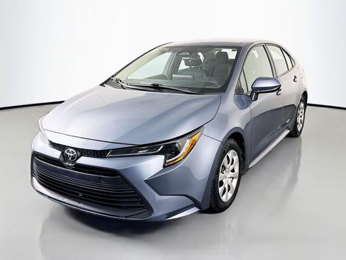 Used 2023 Toyota Corolla LE FWD image 4