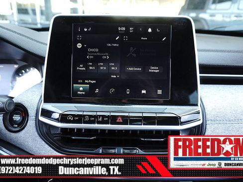 Used 2025 Jeep Compass Latitude AWD/4WD image 21