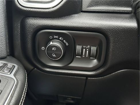 Used 2024 RAM 2500 Laramie AWD/4WD image 27
