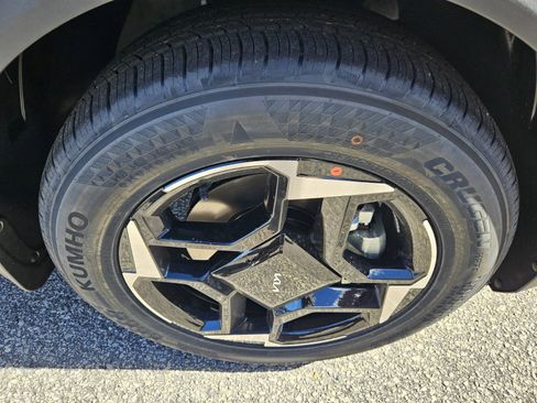 New 2025 Mitsubishi Outlander SE image 12