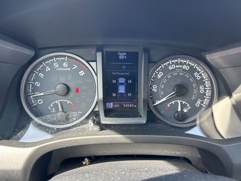 Used 2019 Toyota Tacoma TRD Off-Road image 11