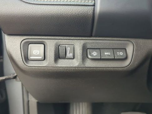 Used 2021 GMC Acadia Denali w/ Denali Technology Package image 15