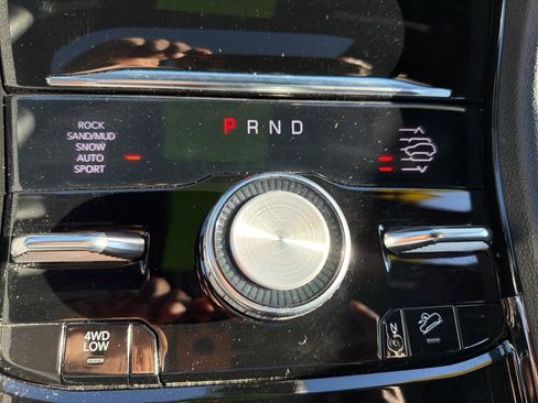 Certified 2022 Jeep Grand Cherokee Overland image 18