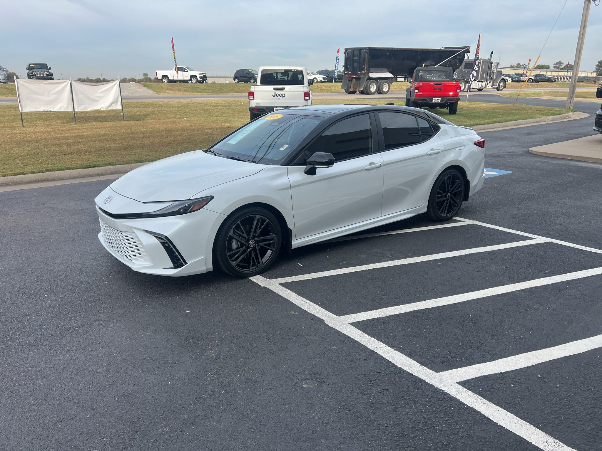 Used 2025 Toyota Camry XSE w/ Premium Package FWD image 3