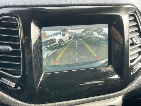 Used 2019 Jeep Compass Altitude image 18