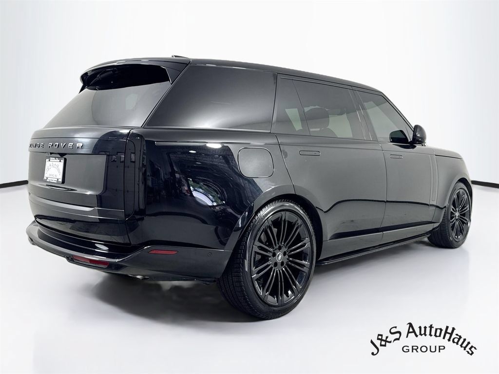 Used 2025 Land Rover Range Rover Long Wheelbase SE AWD/4WD image 7