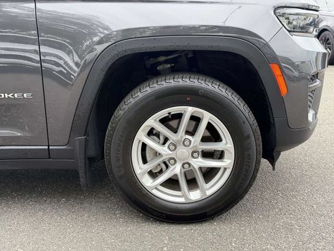 Used 2025 Jeep Grand Cherokee Laredo X w/ MOPAR Finishing Package AWD/4WD image 11