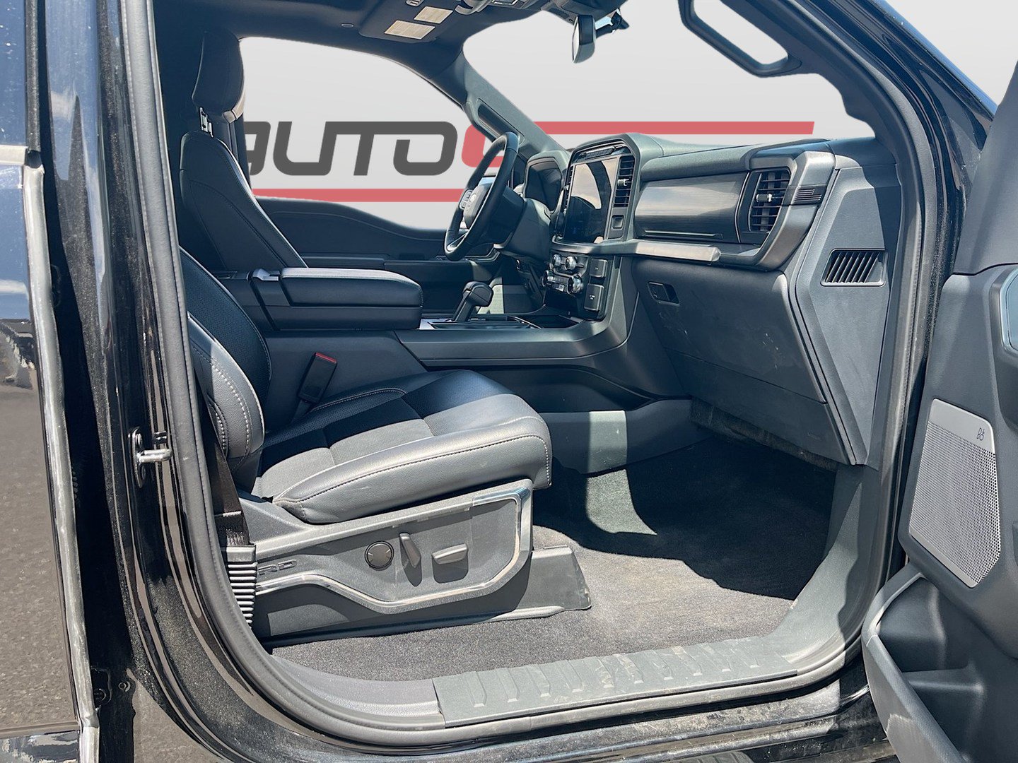Used 2024 Ford F150 Lariat w/ FX4 Off-Road Package AWD/4WD image 29