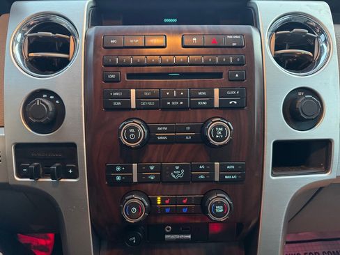 Used 2010 Ford F150 Platinum image 17