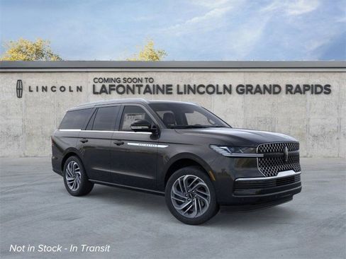 New 2026 Lincoln Navigator Reserve image 7