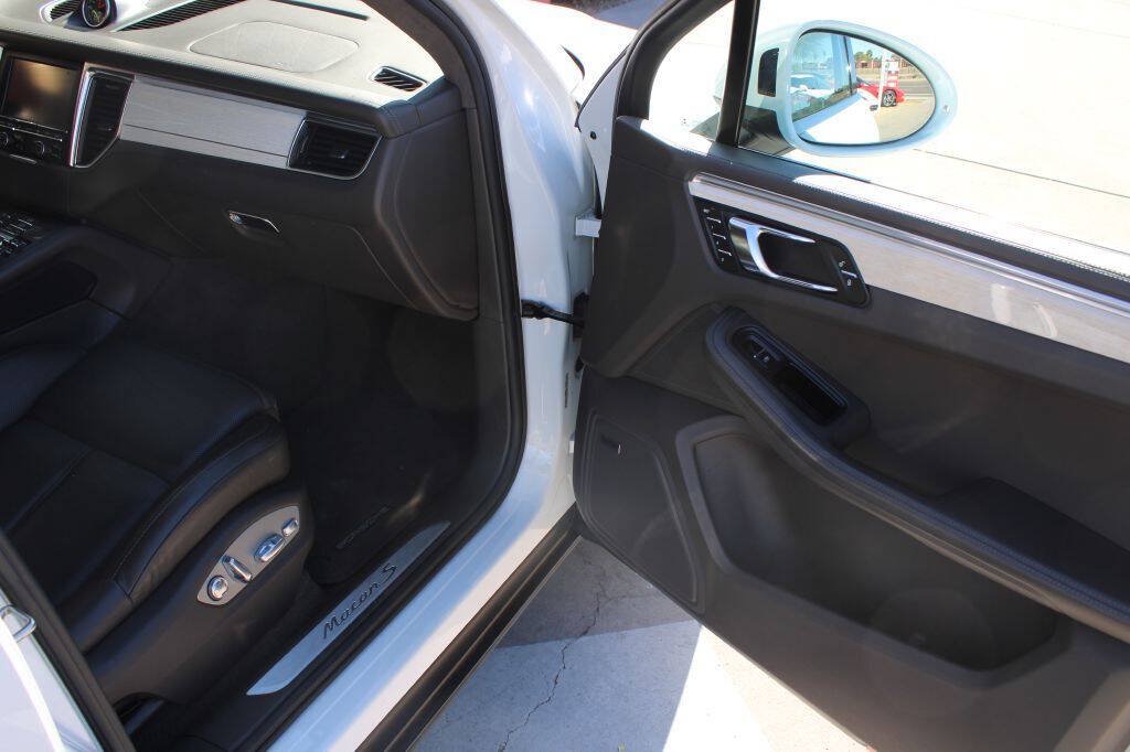 Used 2016 Porsche Macan S AWD/4WD image 10