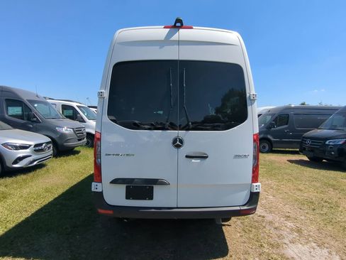 Used 2024 Mercedes-Benz Sprinter 2500 image 17