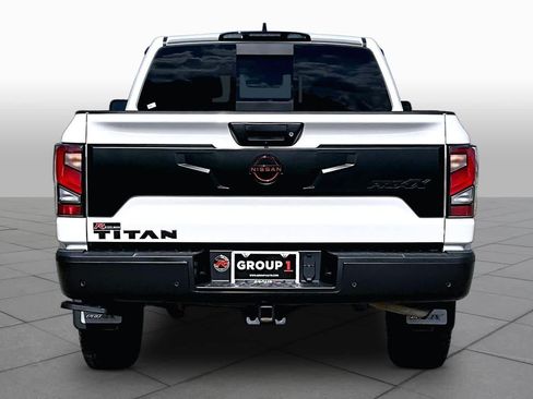 Used 2024 Nissan Titan PRO-4X w/ Pro-4x Convenience Package AWD/4WD image 5