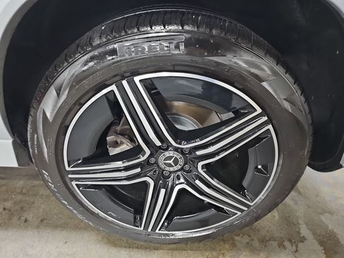 Certified 2024 Mercedes-Benz GLE 580 4MATIC image 38