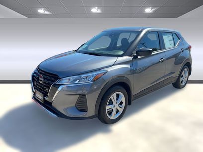 New 2025 Nissan Kicks S