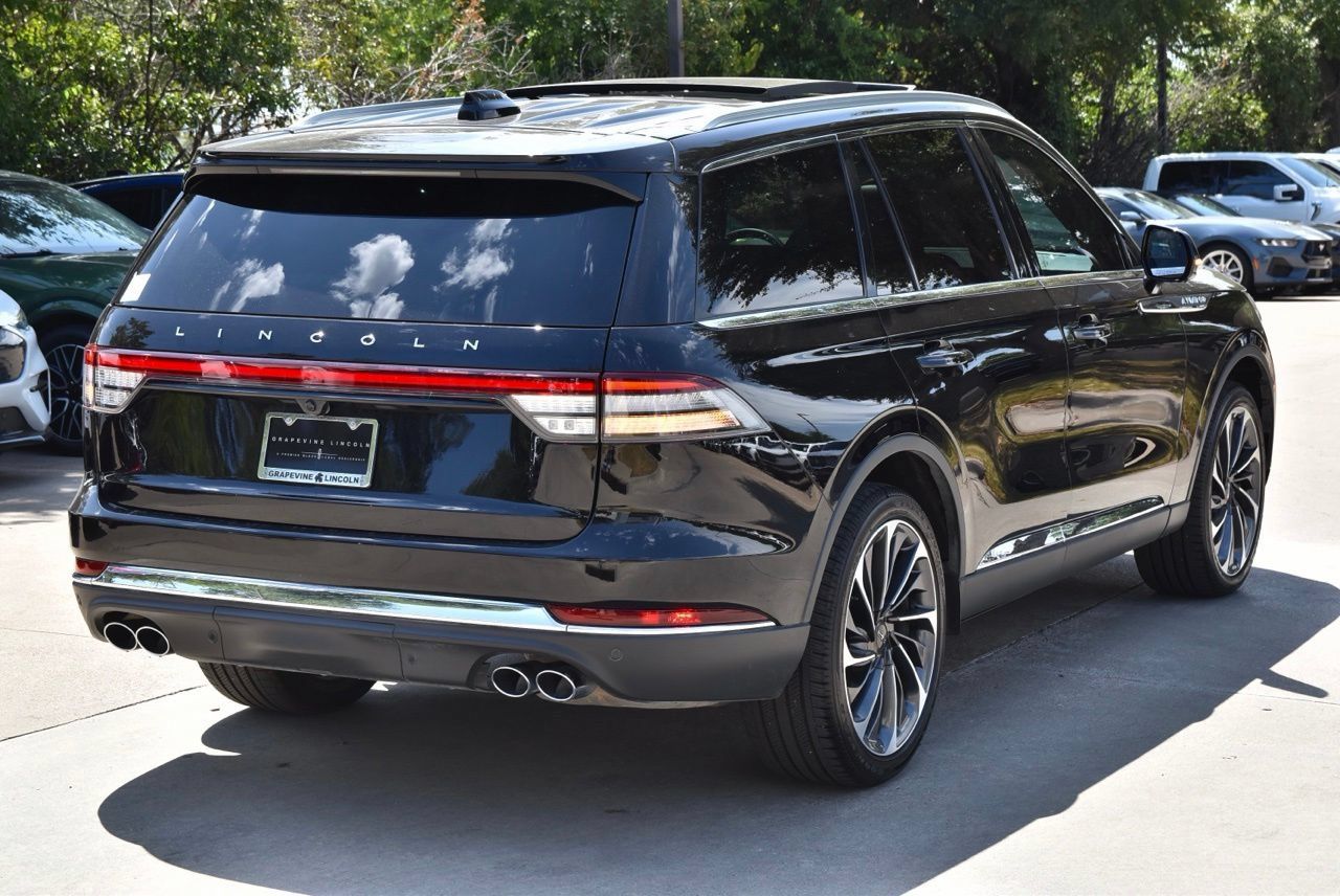 Certified 2026 Lincoln Aviator Reserve AWD/4WD image 8