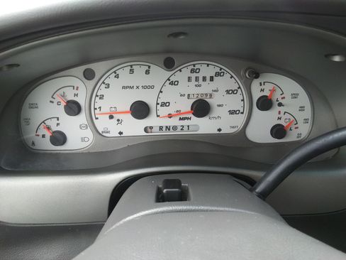 Used 2001 Ford Explorer Sport Trac 4x4 image 12