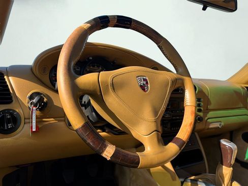 Used 2004 Porsche 911 Carrera RWD image 42