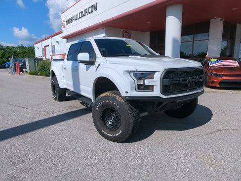 Used 2018 Ford F150 Raptor w/ Equipment Group 802A Luxury AWD/4WD image 4