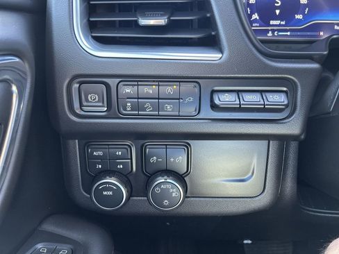 Used 2022 Chevrolet Tahoe High Country AWD/4WD image 18