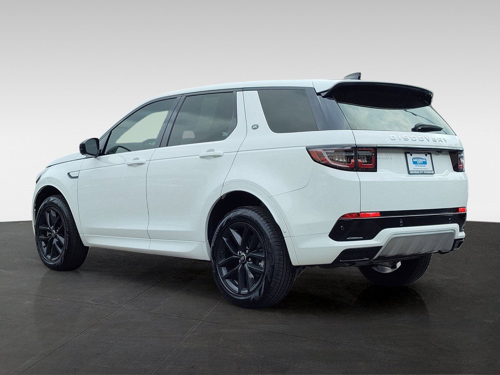Used 2025 Land Rover Discovery Sport S AWD/4WD image 7