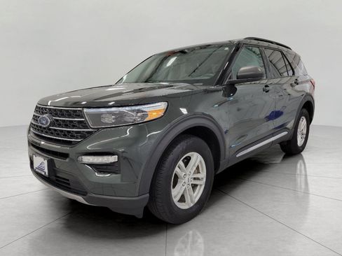 Used 2024 Ford Explorer XLT w/ Equipment Group 202A AWD/4WD image 13