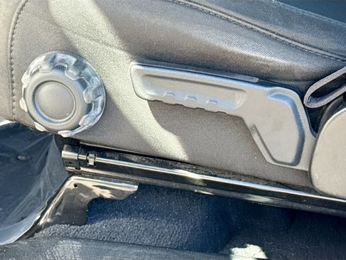 Used 2020 Jeep Wrangler Unlimited Sahara image 23