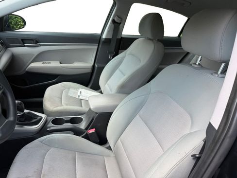 Used 2017 Hyundai Elantra SE FWD image 6