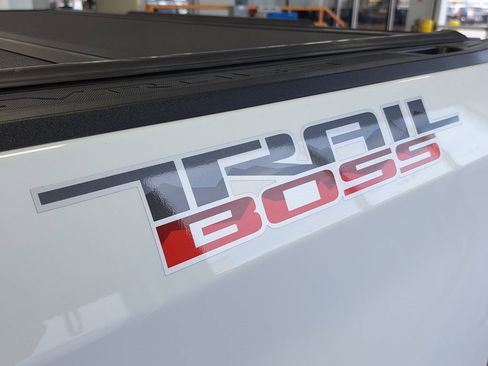 Used 2024 Chevrolet Silverado 1500 LT Trail Boss w/ Convenience Package II image 33