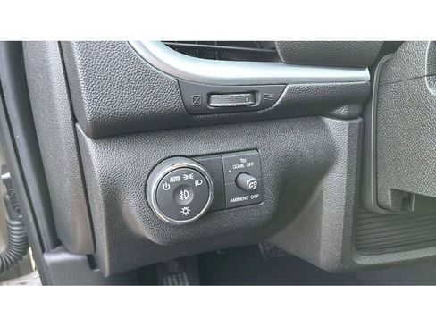 Used 2017 Chevrolet Traverse LT w/ Style and Technology Package image 20