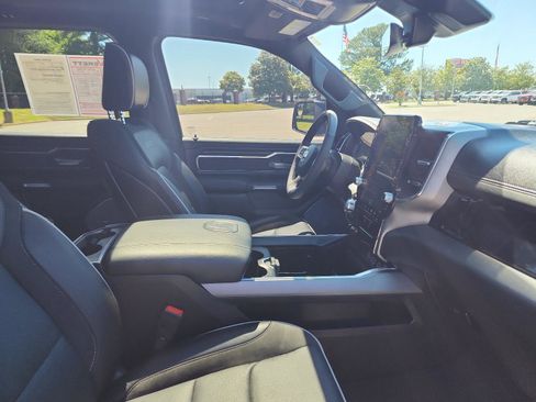 Used 2025 RAM 1500 Laramie w/ Night Edition AWD/4WD image 9