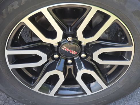 Used 2021 GMC Sierra 1500 AT4 image 3