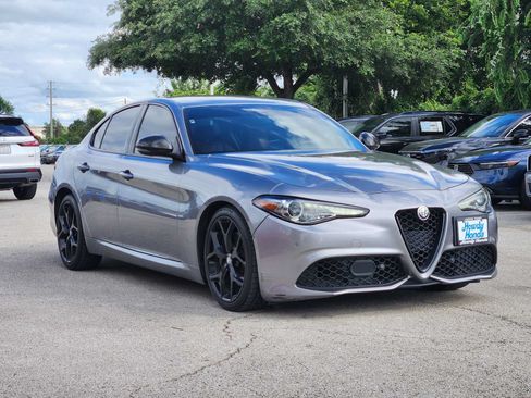 Used 2020 Alfa Romeo Giulia w/ Quick Order Package 22K Sport RWD image 3