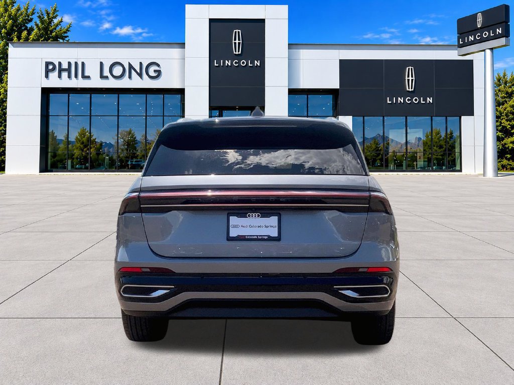 Used 2025 Lincoln Nautilus Reserve AWD/4WD image 4