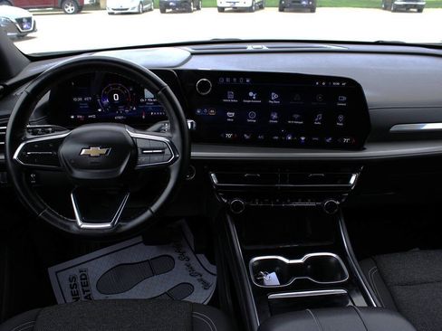 Used 2024 Chevrolet Traverse LT AWD/4WD image 11