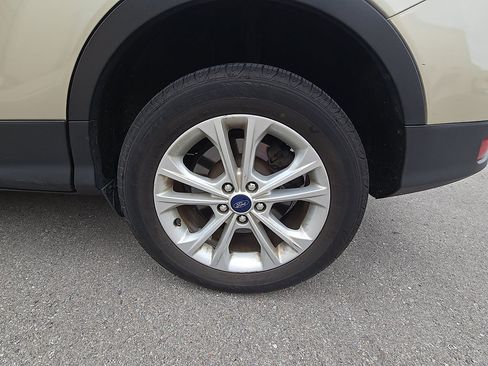 Used 2017 Ford Escape SE FWD image 7