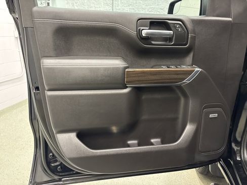 Used 2019 Chevrolet Silverado 1500 LT Trail Boss AWD/4WD image 12