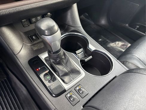 Used 2018 Toyota Highlander XLE image 48