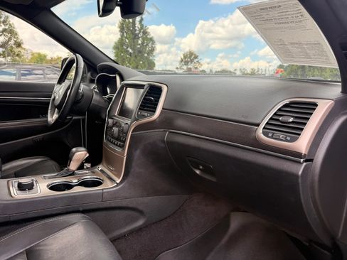 Used 2016 Jeep Grand Cherokee Limited AWD/4WD image 19