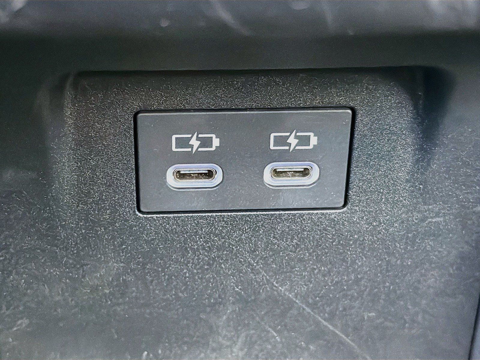 Used 2025 Toyota Prius LE FWD image 21