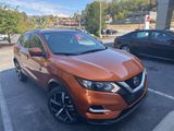 Used 2022 Nissan Rogue Sport SL image 2