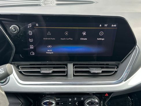 Used 2025 Chevrolet Trax LT image 21