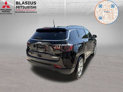 Used 2022 Jeep Compass Latitude AWD/4WD image 11