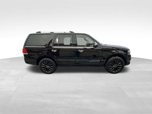 Used 2016 Lincoln Navigator Select image 25