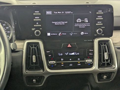 Used 2021 Kia Sorento EX image 18