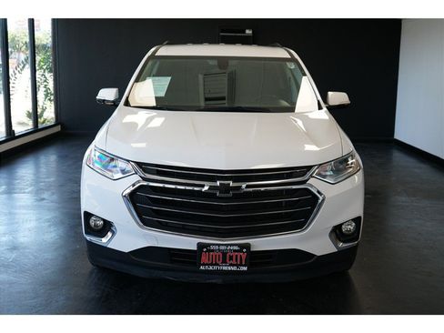 Used 2020 Chevrolet Traverse LT FWD image 2