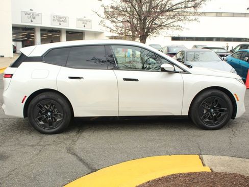 New 2026 BMW iX xDrive45 image 10