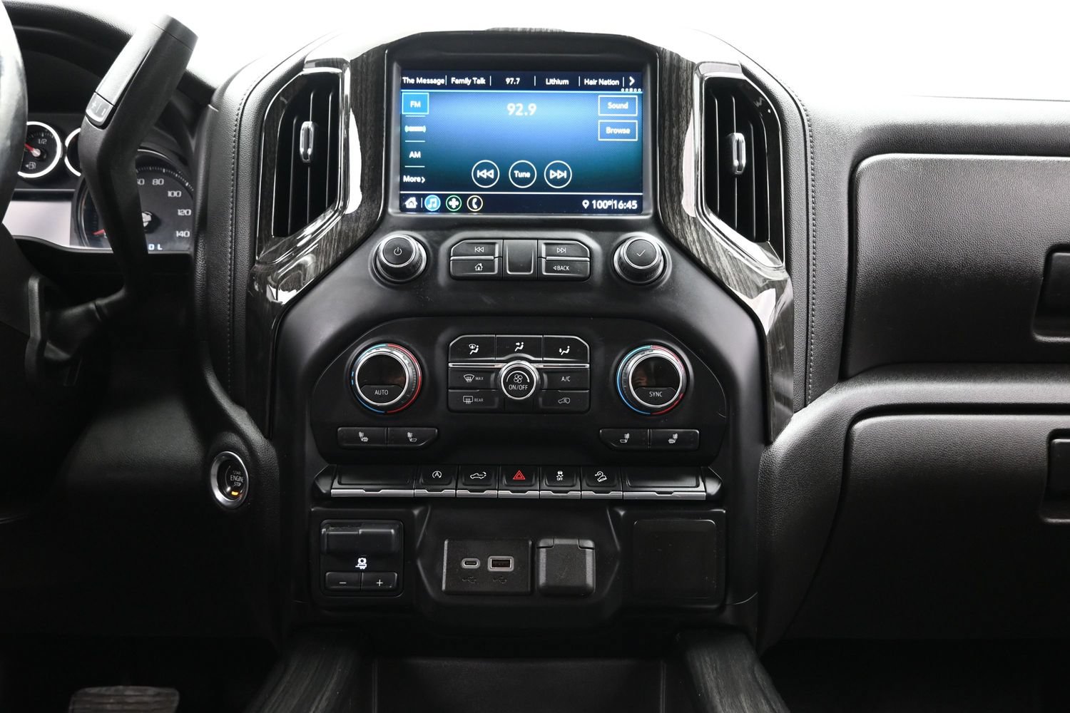 Used 2021 Chevrolet Silverado 1500 LT Trail Boss w/ Bed Protection Package AWD/4WD image 17