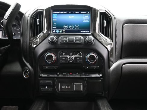 Used 2021 Chevrolet Silverado 1500 LT Trail Boss w/ Bed Protection Package AWD/4WD image 17