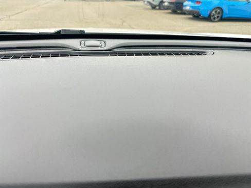 Used 2025 Buick Encore GX Preferred image 18